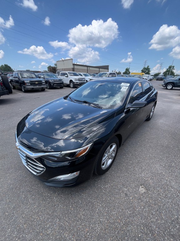 2020 Chevrolet Malibu Image 2
