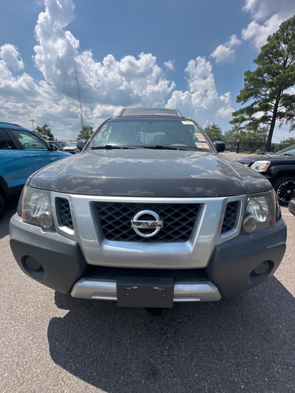 2015 Nissan Xterra Image 2