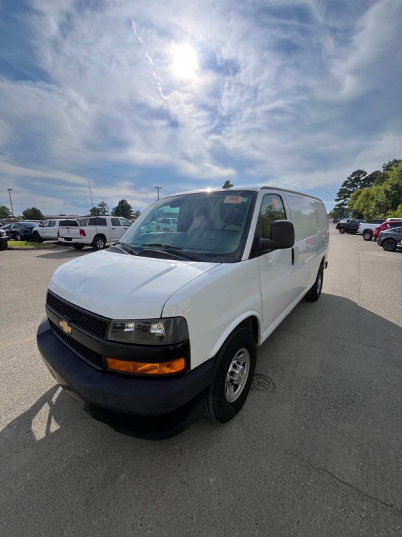 2019 Chevrolet Express Image 2