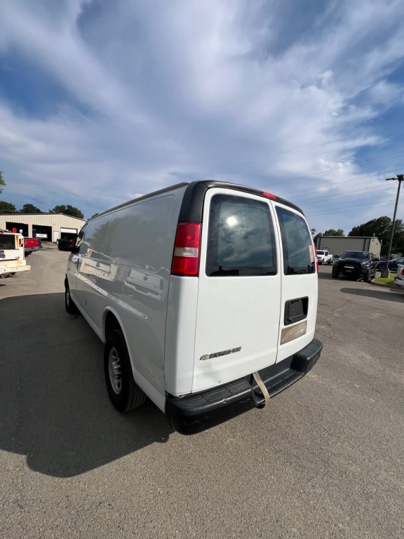 2019 Chevrolet Express Image 3