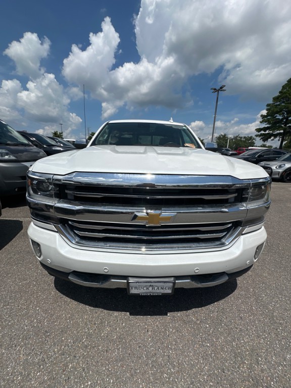 2017 Chevrolet Silverado 1500 Image 2