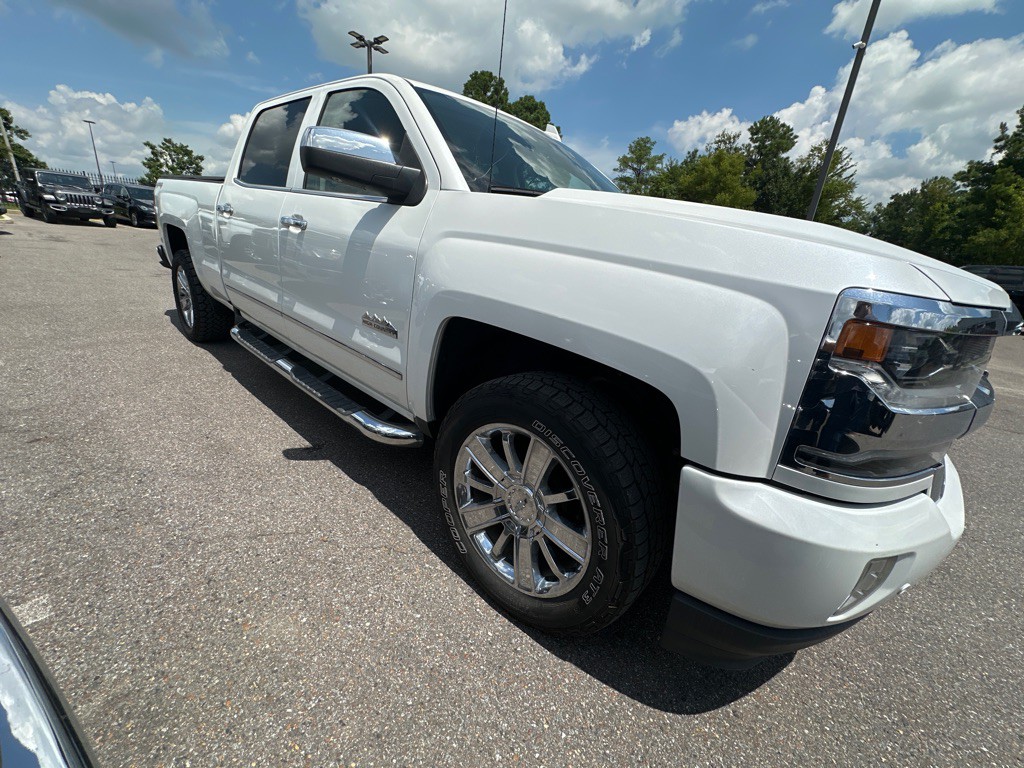 2017 Chevrolet Silverado 1500 Image 3