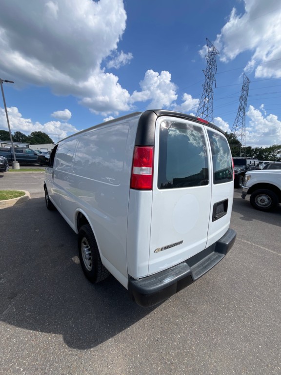 2019 Chevrolet Express Image 3