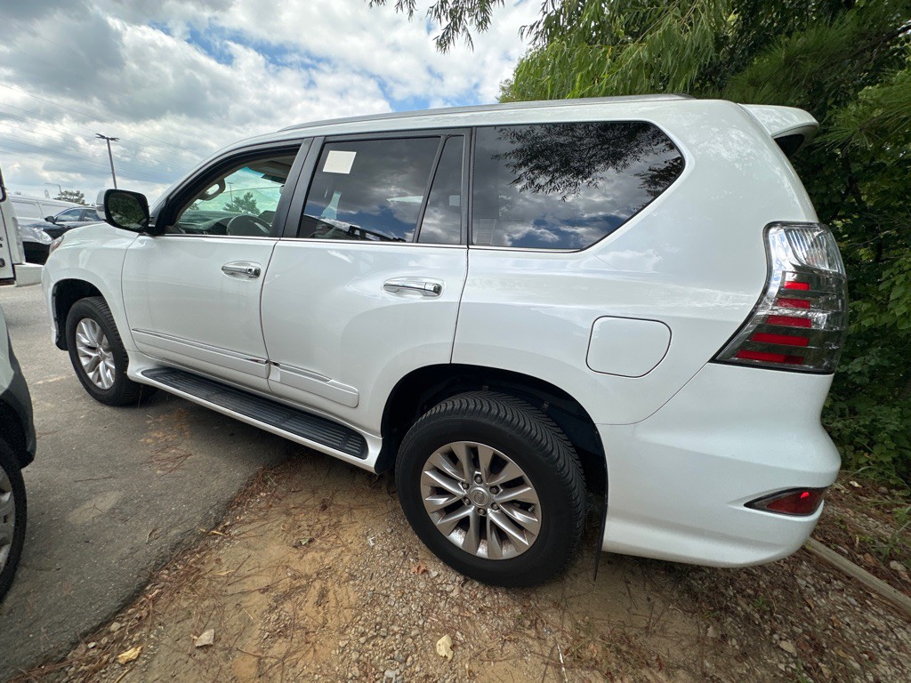 2019 Lexus GX Image 6