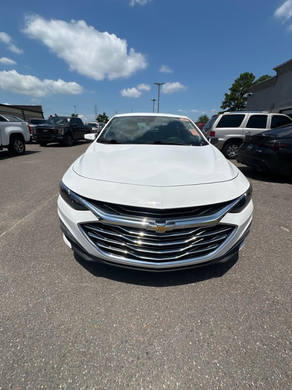 2023 Chevrolet Malibu Image 2