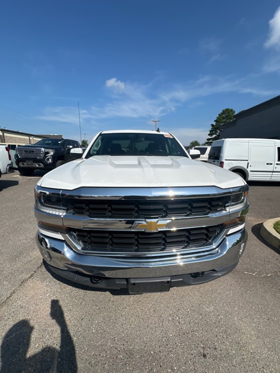 2019 Chevrolet Silverado 1500 Image 2