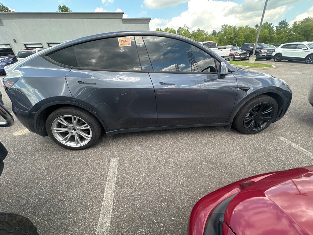 2023 Tesla Model Y Image 4