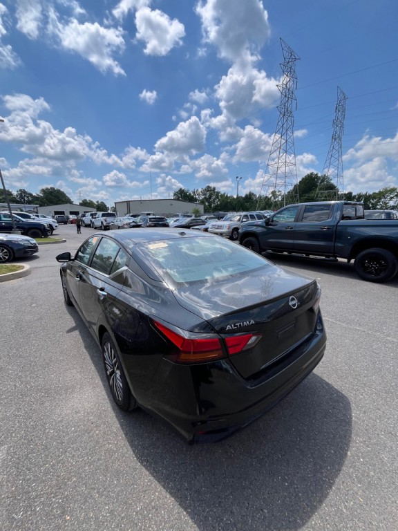 2023 Nissan Altima Image 3