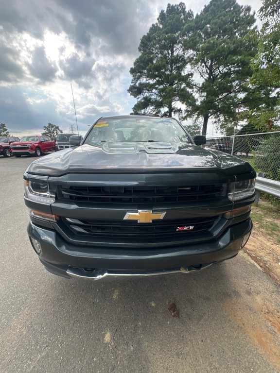 2018 Chevrolet Silverado 1500 Image 2