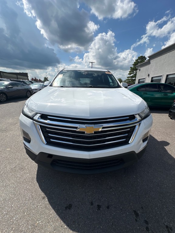 2022 Chevrolet Traverse Image 2