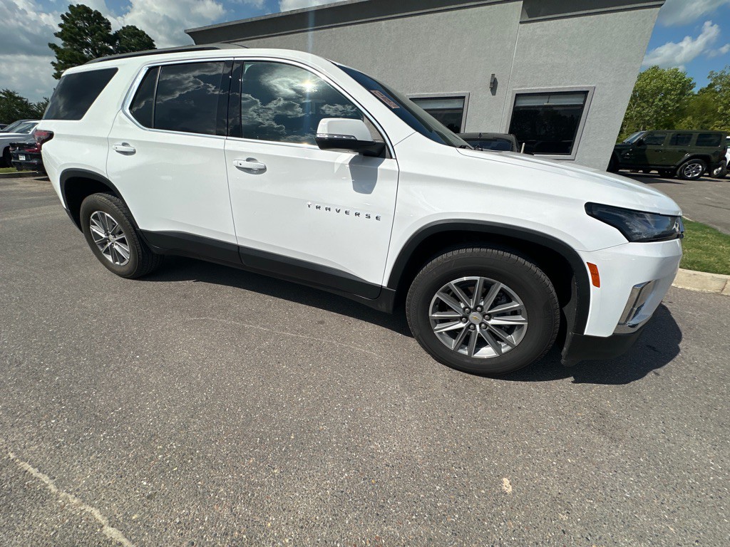 2022 Chevrolet Traverse Image 3