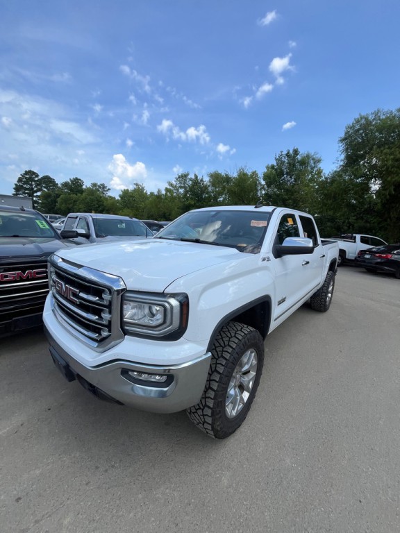 2018 GMC Sierra Image 2