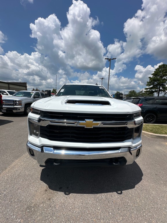 2024 Chevrolet Silverado 1500 Image 2