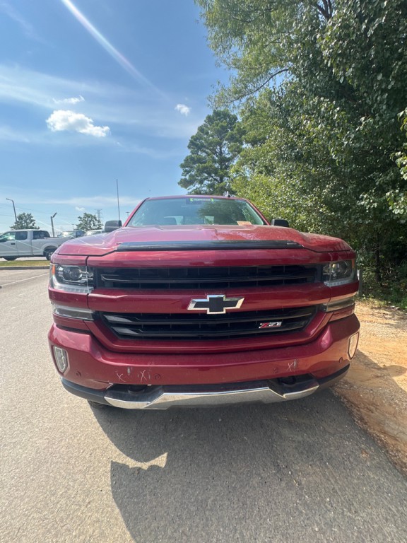 2018 Chevrolet Silverado 1500 Image 2