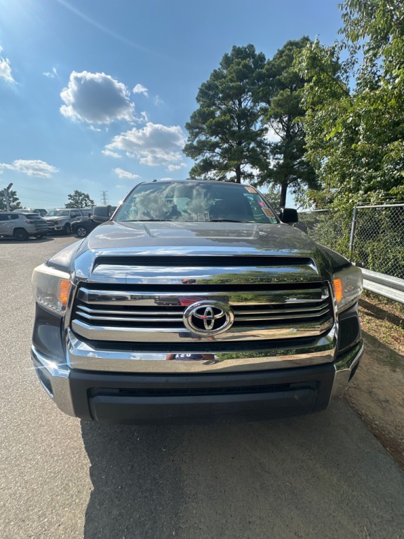 2017 Toyota Tundra Image 2