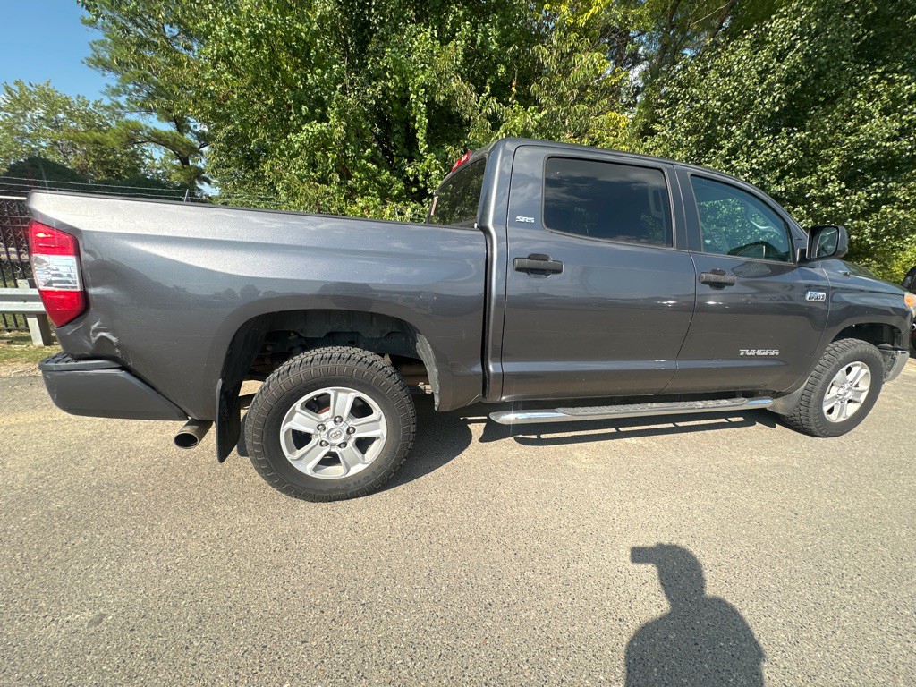 2017 Toyota Tundra Image 4