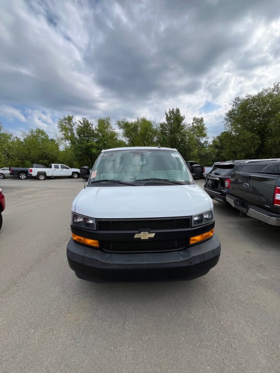 2019 Chevrolet Express Image 2