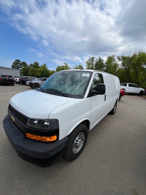 2019 Chevrolet Express Image 3