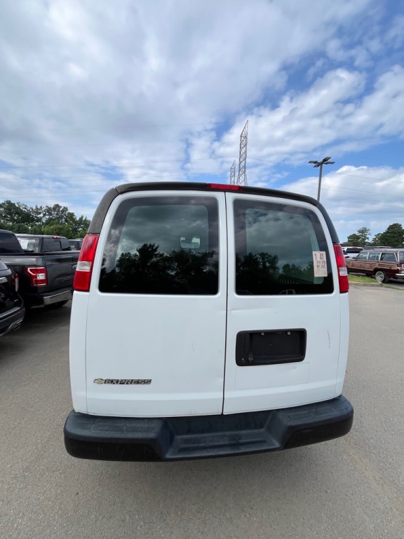 2019 Chevrolet Express Image 5