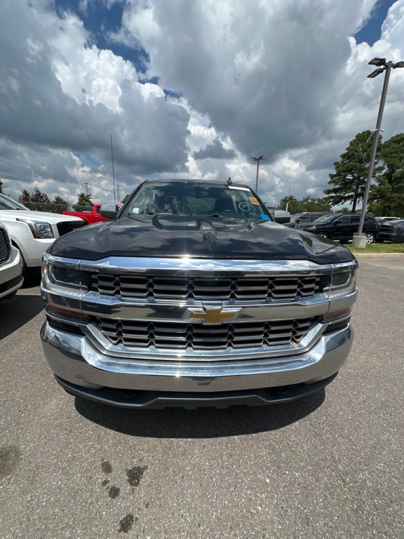 2018 Chevrolet Silverado 1500 Image 2