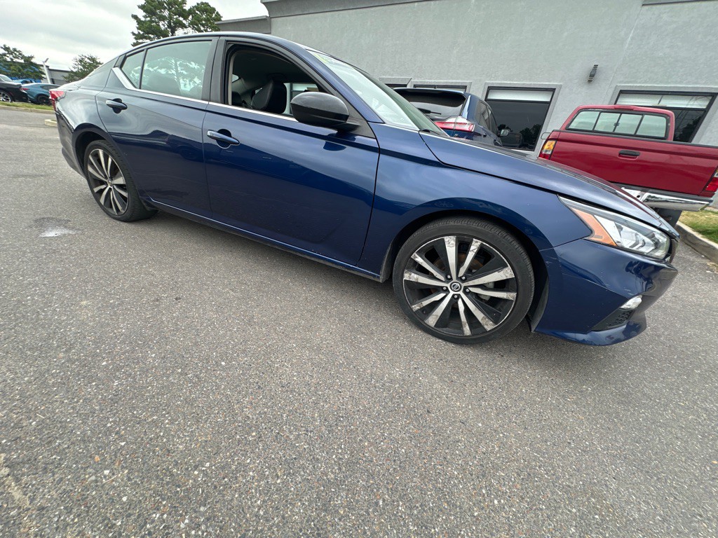 2021 Nissan Altima Image 3