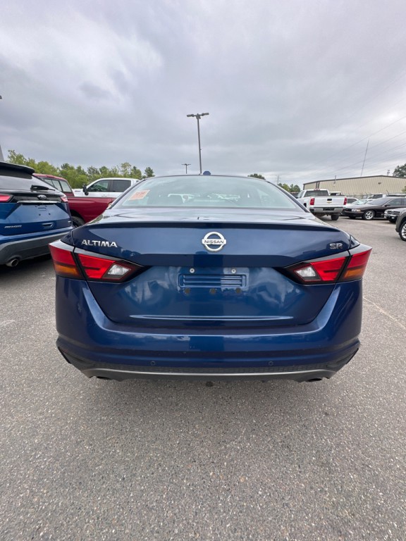 2021 Nissan Altima Image 5