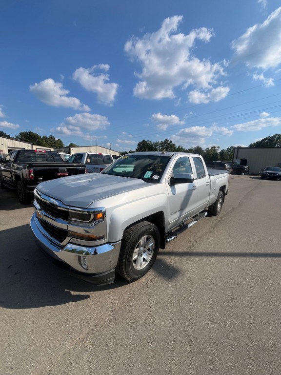 2018 Chevrolet Silverado 1500 Image 2