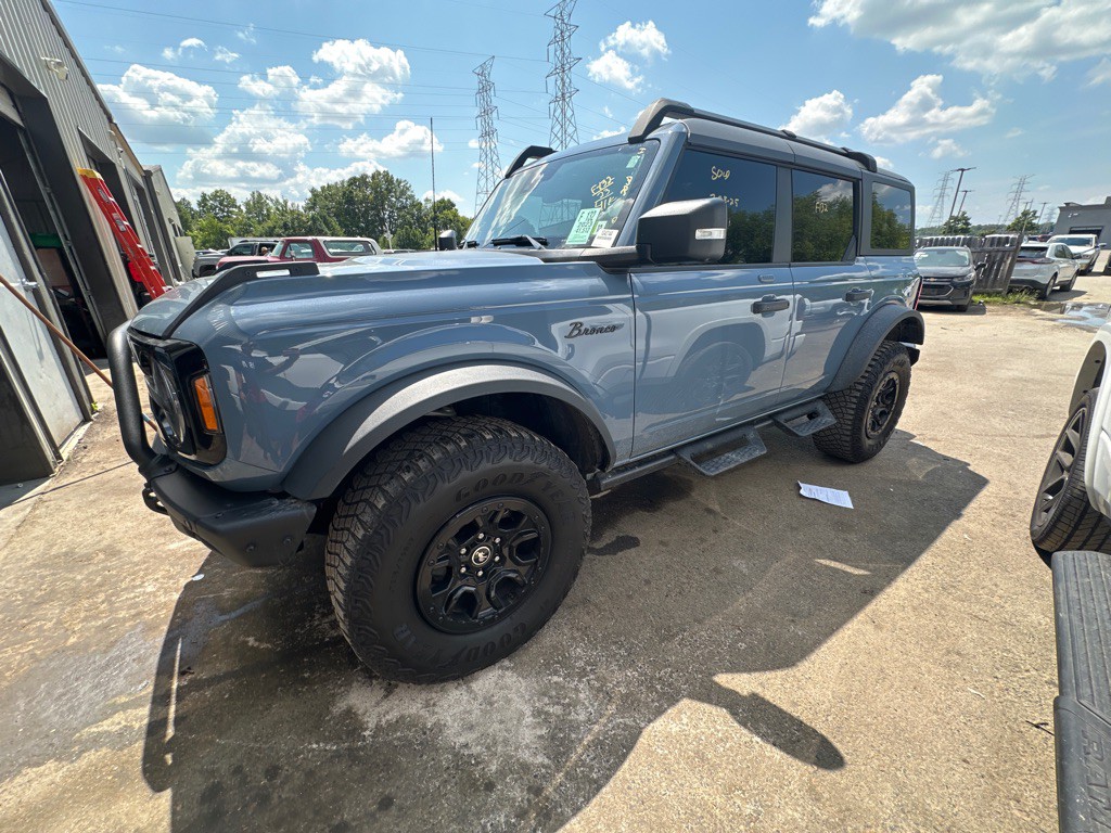 2023 Ford Bronco Image 1