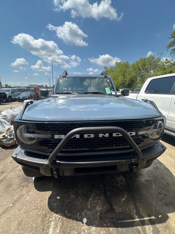 2023 Ford Bronco Image 2