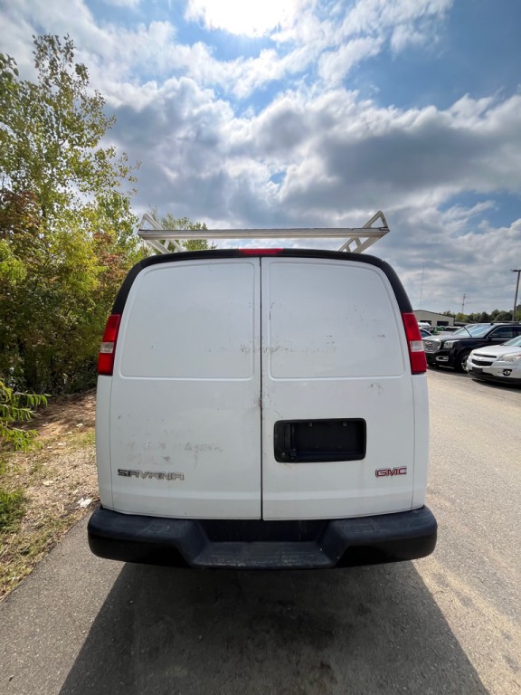 2017 GMC Savana Image 11