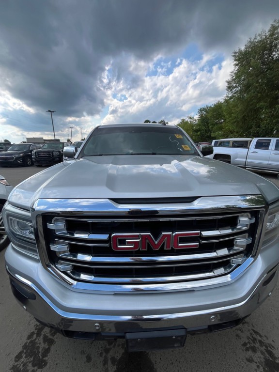 2018 GMC Sierra Image 1