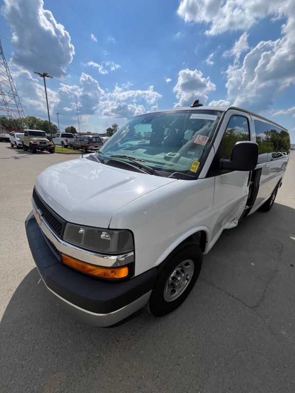 2025 Chevrolet Express Image 6