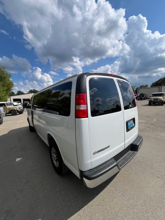 2025 Chevrolet Express Image 7
