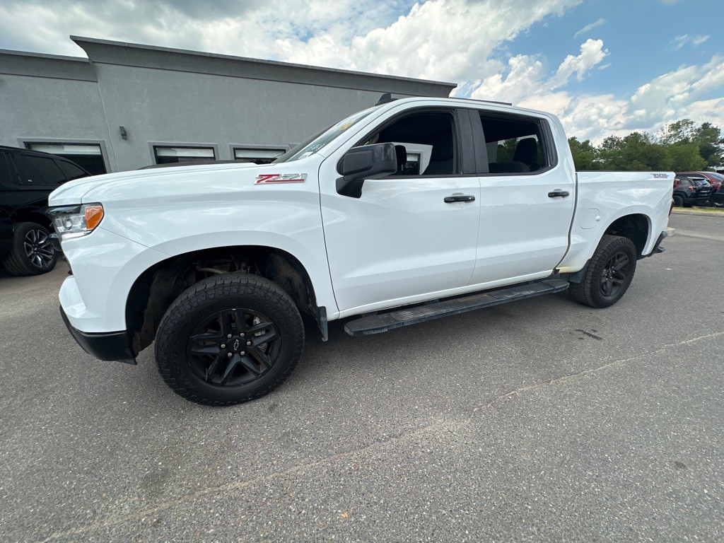 2024 Chevrolet Silverado 1500 Image 1