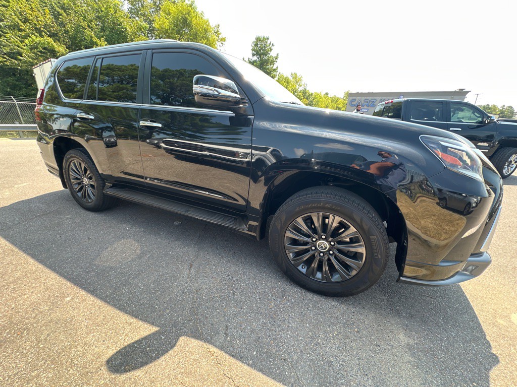 2021 Lexus GX Image 3