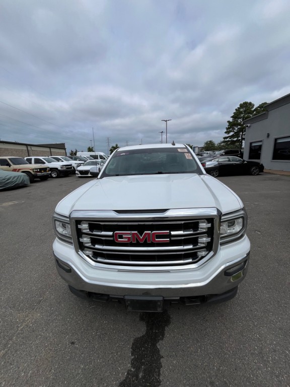 2018 GMC Sierra Image 2