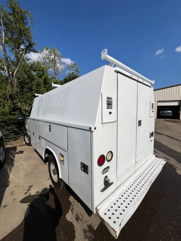 2016 Ford Econoline Image 4