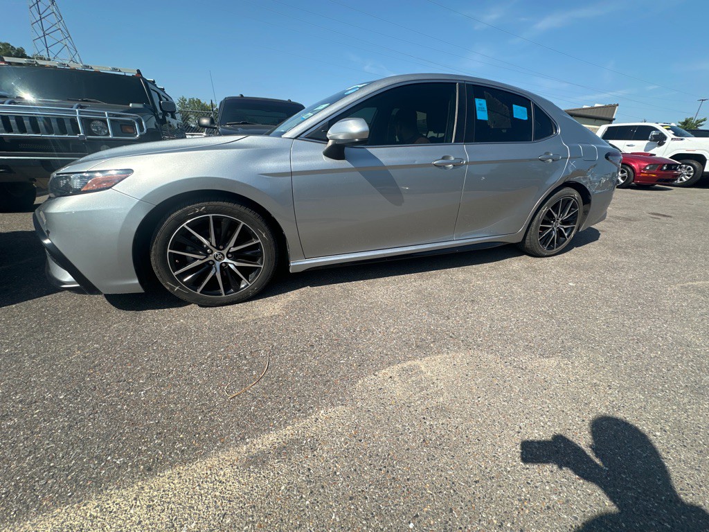 2021 Toyota Camry Image 1