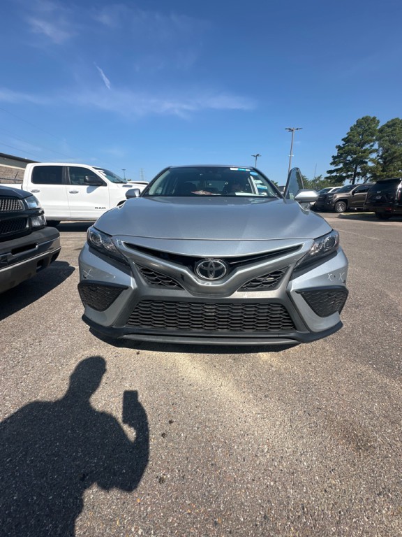 2021 Toyota Camry Image 2