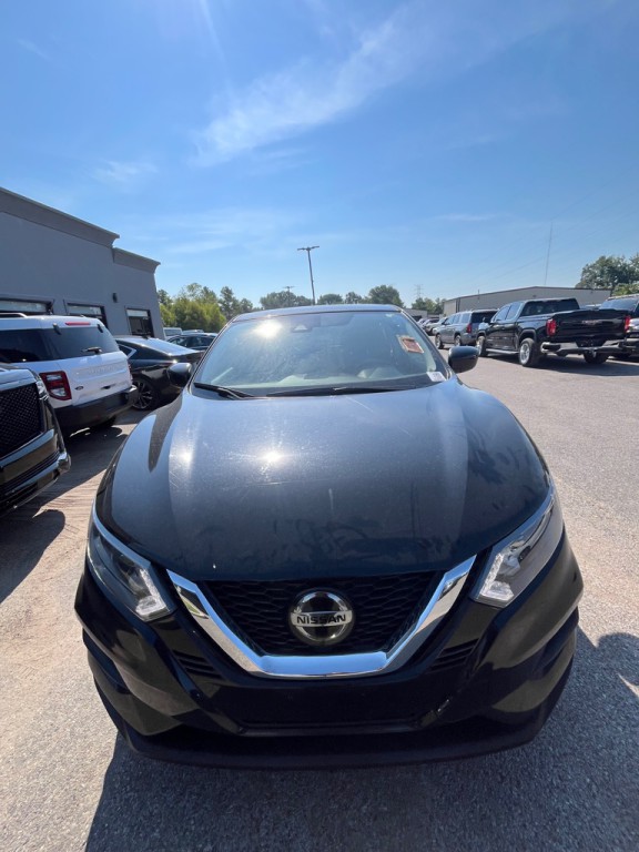2022 Nissan Rogue Image 1