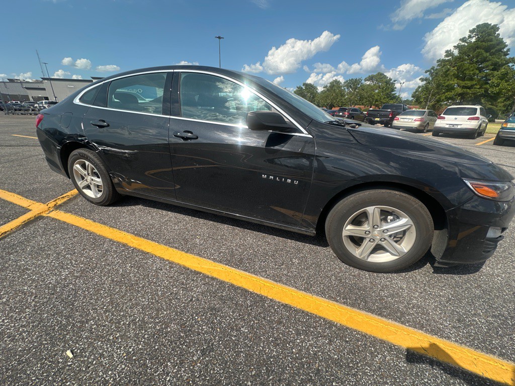 2023 Chevrolet Malibu Image 3