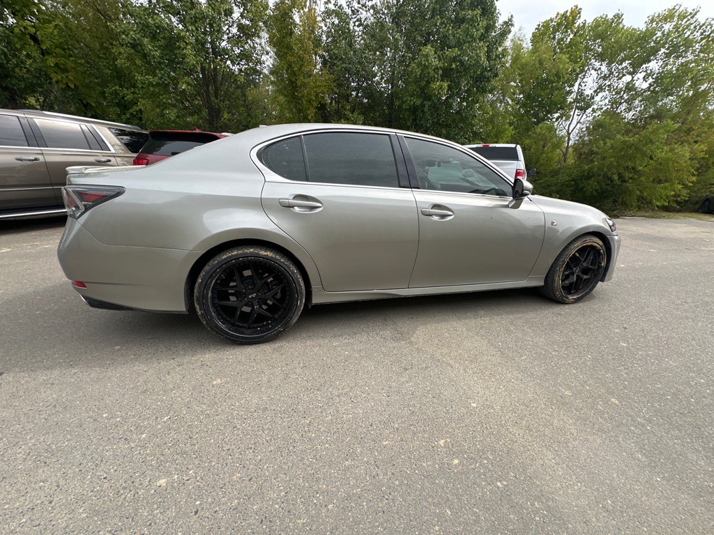 2017 Lexus GS Image 4