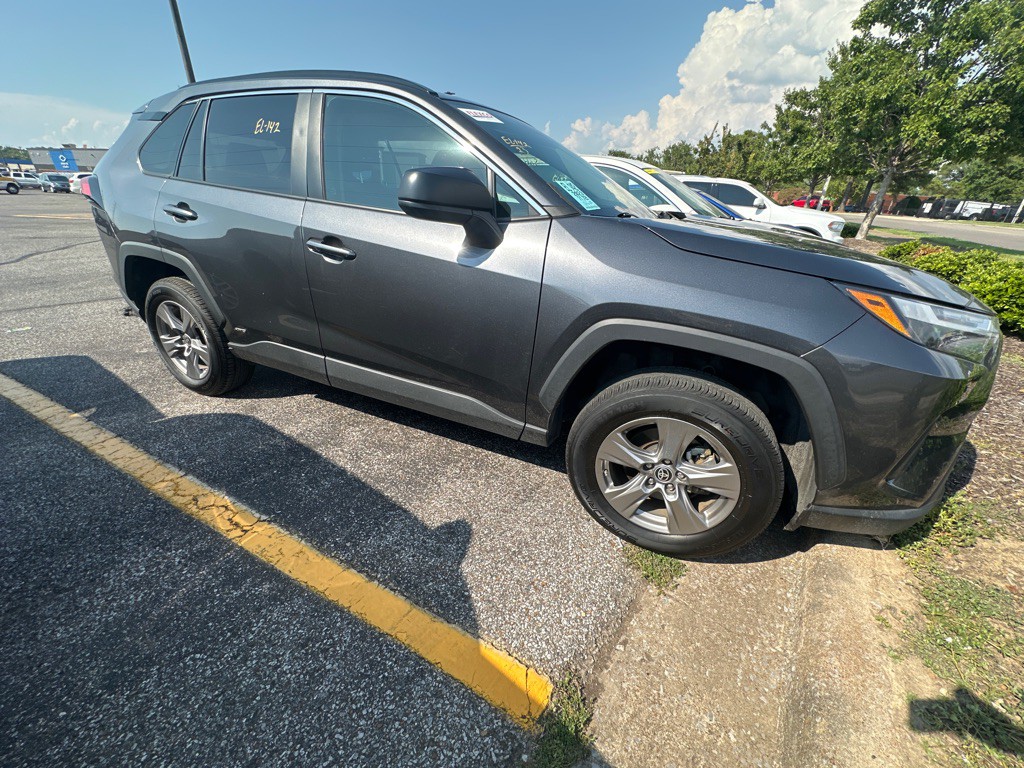 2023 Toyota Rav4 Image 3