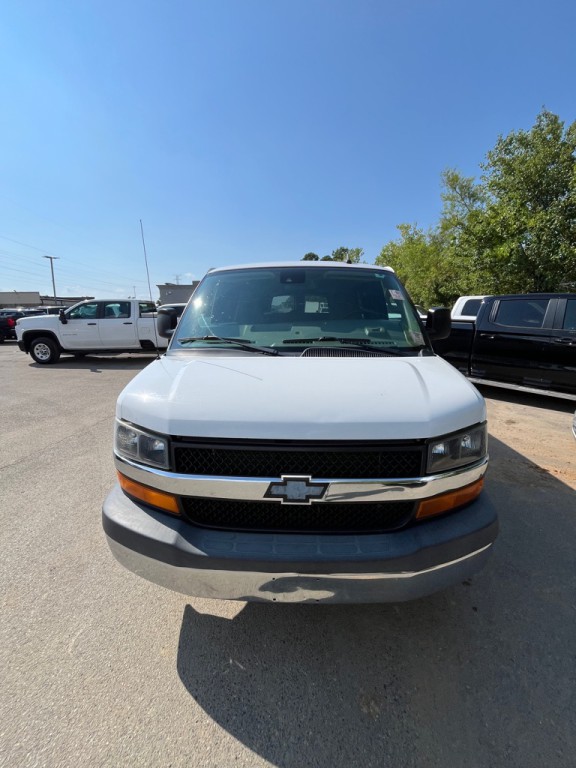 2019 Chevrolet Express Image 1