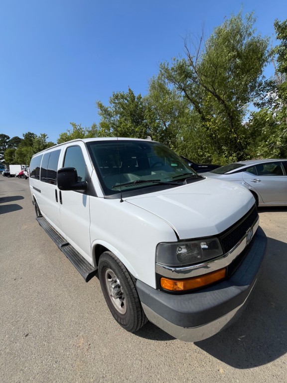 2019 Chevrolet Express Image 2