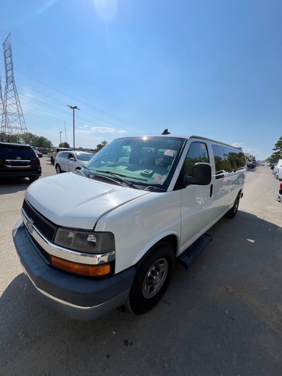 2019 Chevrolet Express Image 3