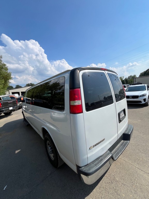 2019 Chevrolet Express Image 6