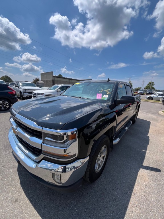 2018 Chevrolet Silverado 1500 Image 1
