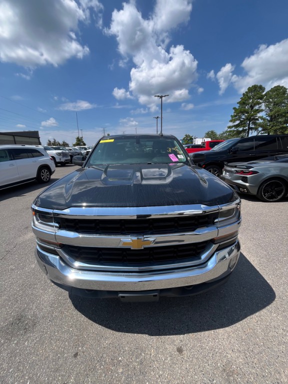 2018 Chevrolet Silverado 1500 Image 2
