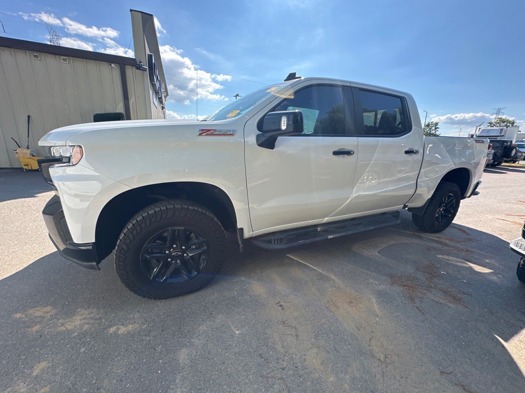 2022 Chevrolet Silverado 1500 Image 1